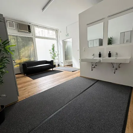 Robin Wood Capsule Hostel-2